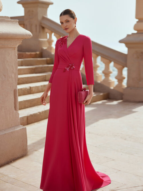 VESTIDO CON APLIQUE EN HOMBRO Y CINTURA