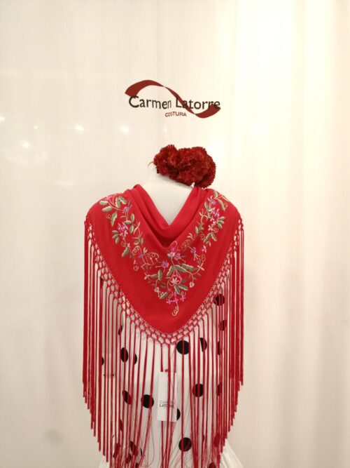 Mantoncillo de señora bordado rojo