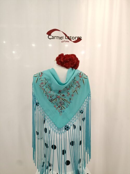Mantoncillo de señora bordado turquesa
