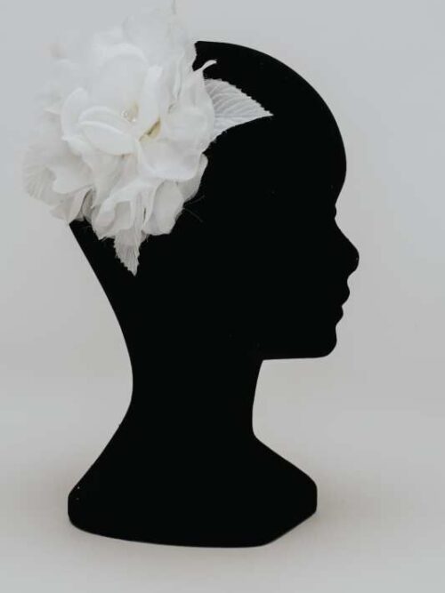 Flor tocado de organza