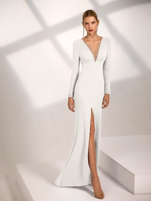 Vestido largo de crepé con escote ilusión