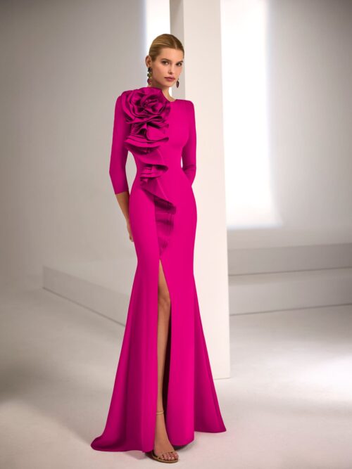 Vestido largo de crepé con escote barco